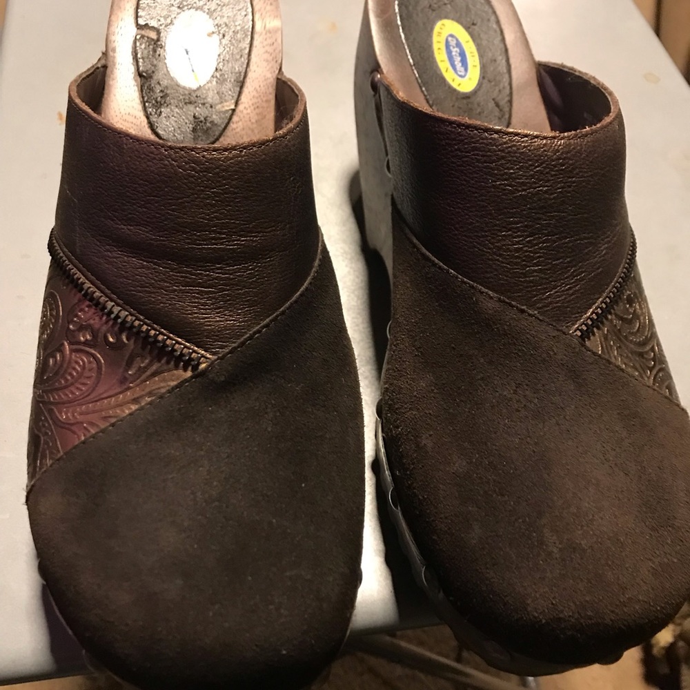 Clogs